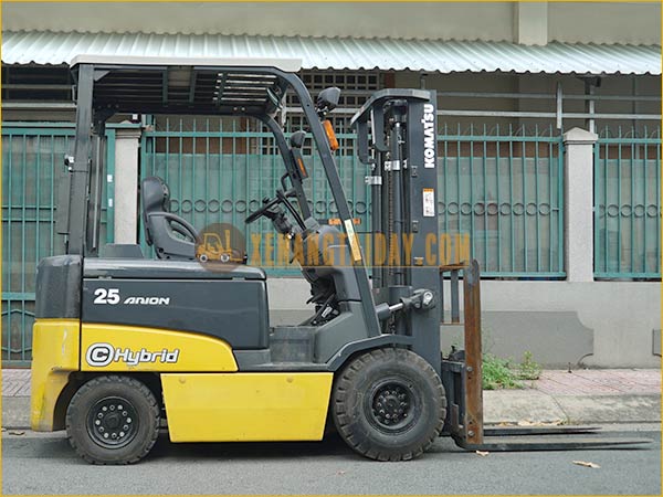 Xe nâng điện ngồi lái KOMATSU FB25HB-11, khung 3m, 2012, 1238 giờ