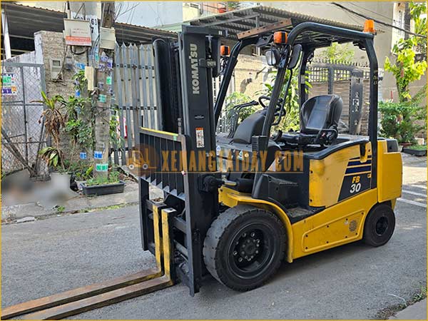 xe-nang-dien-ngoi-lai-komatsu-fb3012-gan-pin-lithum-72v-460ah-pkgff72460-2024-08-06-11-47-16.jpg