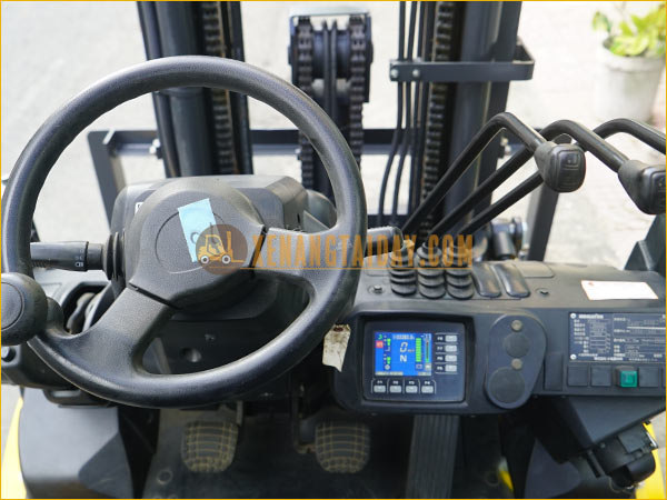 Xe nâng điện ngồi lái KOMATSU FE25-1