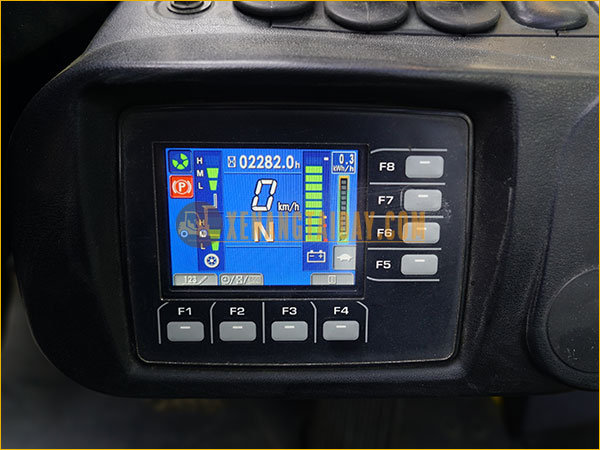 Xe nâng điện ngồi lái KOMATSU FE25-1