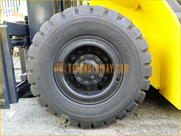 Xe nâng điện ngồi lái KOMATSU FE25-1