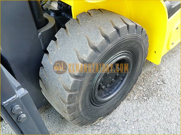 Xe nâng điện ngồi lái KOMATSU FE25-1