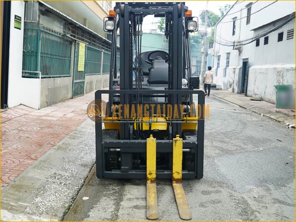Xe nâng điện ngồi lái KOMATSU FE25-1