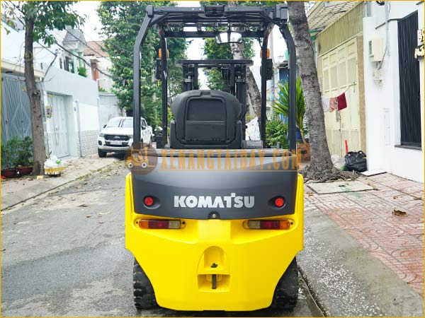 Xe nâng điện ngồi lái KOMATSU FE25-1