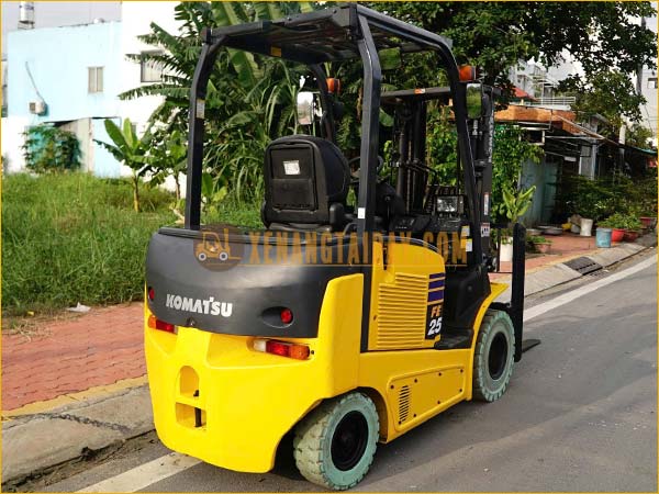 Xe nâng điện ngồi lái KOMATSU FE25-1 gắn pin lithum 72V - 340Ah PKGFF72340