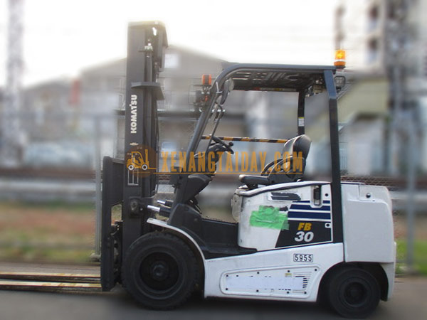 Xe nâng điện ngồi lái KOMATSUFB30-12