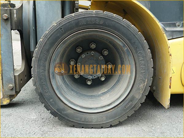 Xe nâng điện ngồi lái KOMATSU FE30-1