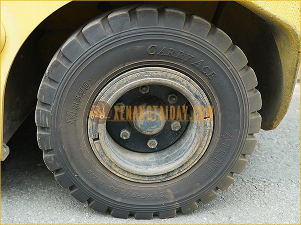 Xe nâng điện ngồi lái KOMATSU FE30-1