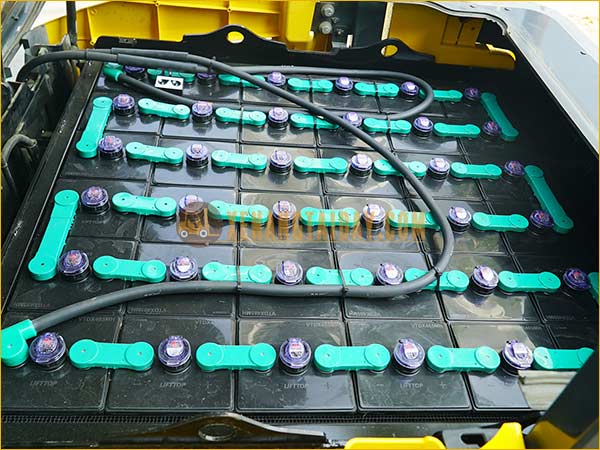 Xe nâng điện ngồi lái KOMATSU FE30-1 gắn bình điện axít chì 72V - 485Ah LIFTTOP VTDX485MH