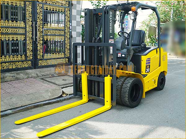 Xe nâng điện ngồi lái KOMATSU FE30-1 gắn bình điện axít chì 72V - 485Ah LIFTTOP VTDX485MH