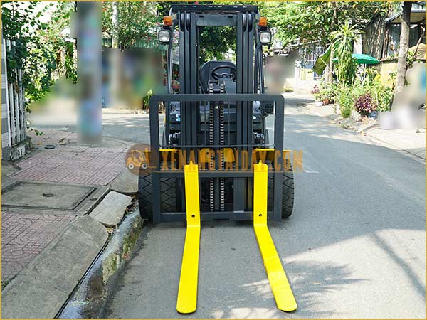 Xe nâng điện ngồi lái KOMATSU FE30-1 gắn bình điện axít chì 72V - 485Ah LIFTTOP VTDX485MH