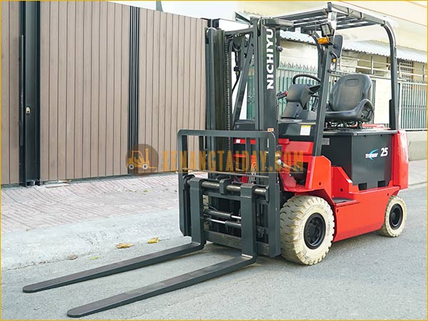Xe nâng điện ngồi lái NICHIYU FB25PN-77-300AF