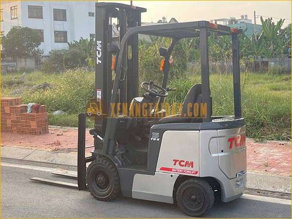 Xe nâng điện ngồi lái TCM FB15-7