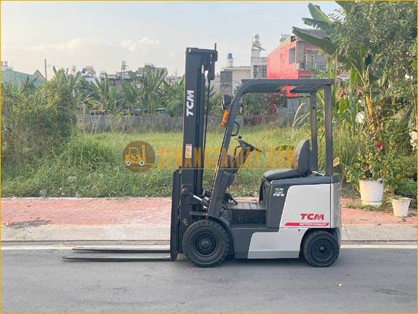 Xe nâng điện ngồi lái TCM FB15-7