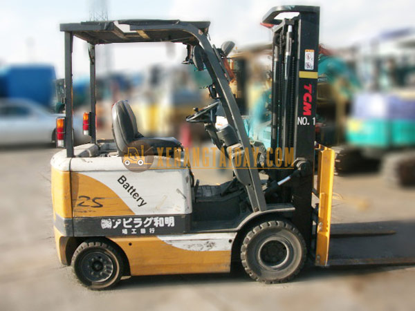 Xe nâng điện ngồi lái TCM FB25-6