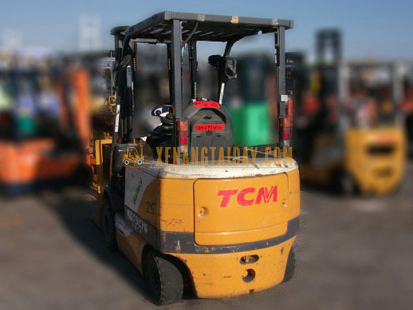 Xe nâng điện ngồi lái TCM FB25-6