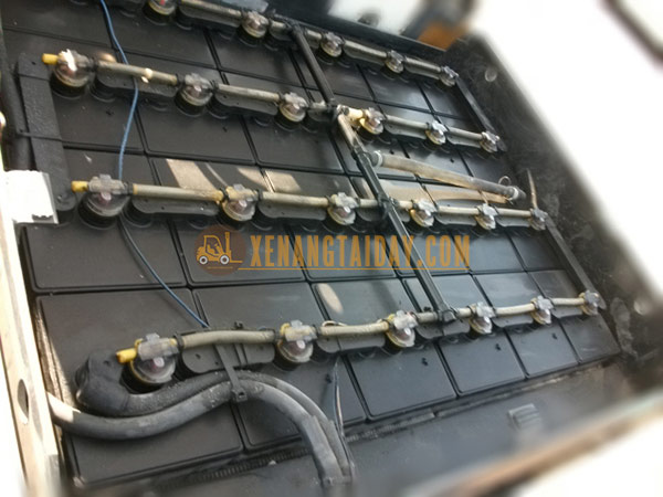 Xe nâng điện ngồi lái TCM FB25-6