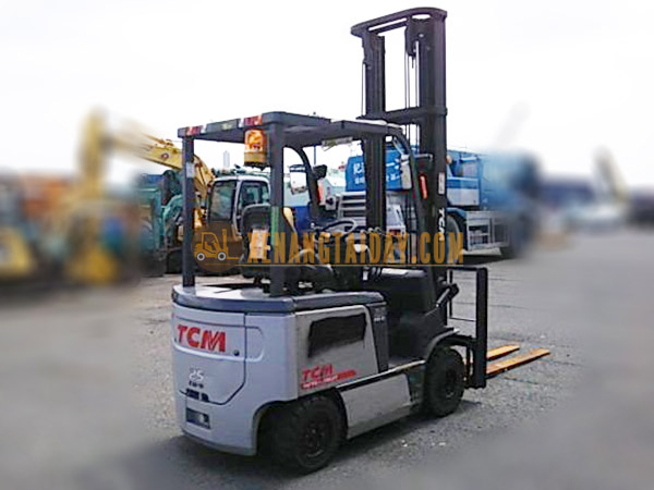 Xe nâng điện ngồi lái TCM FB25-7.