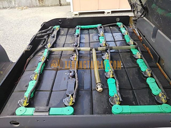 Xe nâng điện ngồi lái TCM FB25-7.