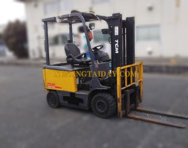 Xe nâng điện ngồi lái TCM FB25-8