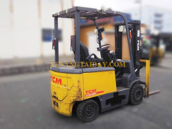 Xe nâng điện ngồi lái TCM FB25-8