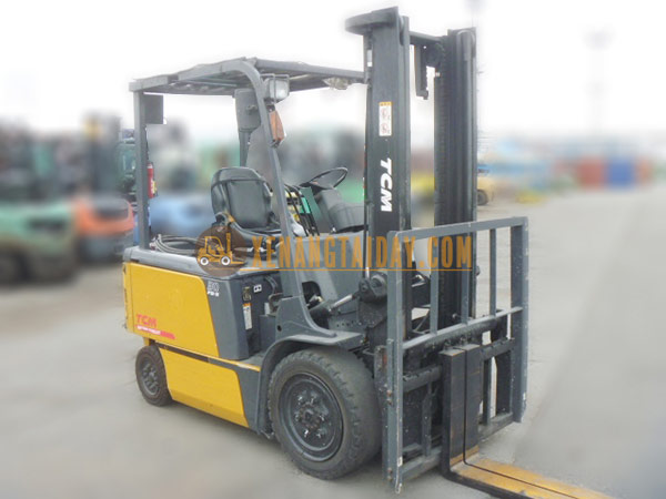 Xe nâng điện ngồi lái TCM FB30-7-2
