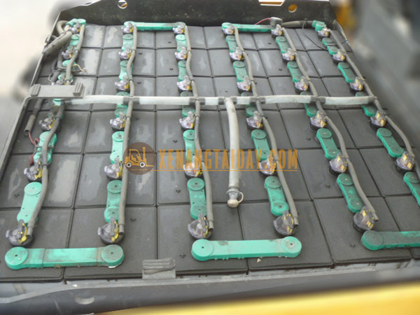 Xe nâng điện ngồi lái TCM FB30-7-2