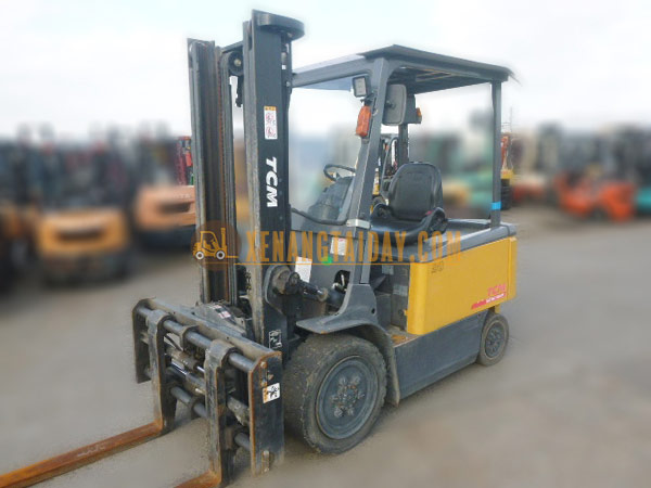 Xe nâng điện ngồi lái TCM FB30-8