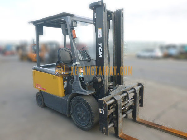 Xe nâng điện ngồi lái TCM FB30-8