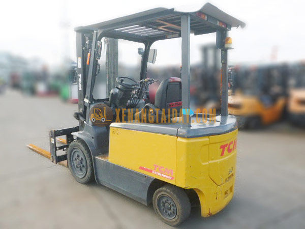 Xe nâng điện ngồi lái TCM FB30-8