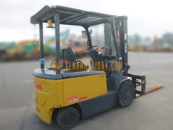 Xe nâng điện ngồi lái TCM FB30-8