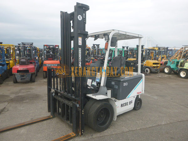 Xe nâng điện ngồi lái TCM FB30-8
