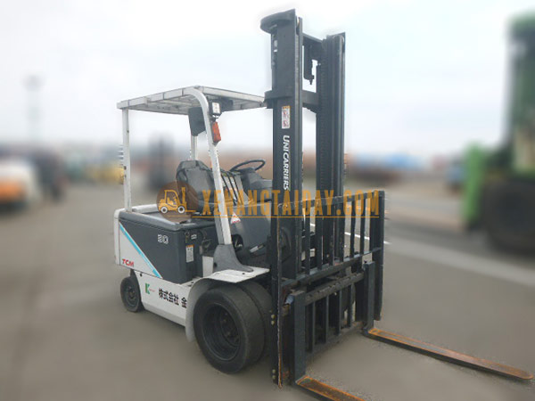 Xe nâng điện ngồi lái TCM FB30-8