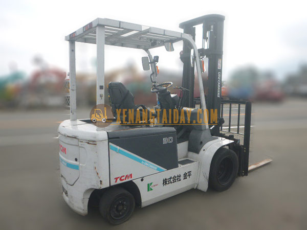 Xe nâng điện ngồi lái TCM FB30-8