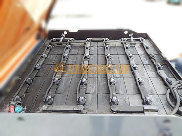Xe nâng điện ngồi lái TOYOTA 5FB30