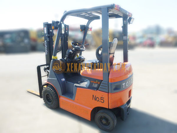 Xe nâng điện ngồi lái TOYOTA 7FBH15