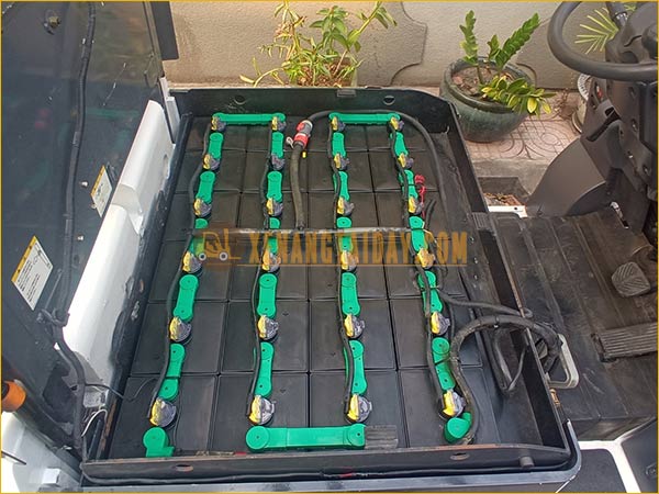 Xe nâng điện ngồi lái UNICARRIERS FB18-8