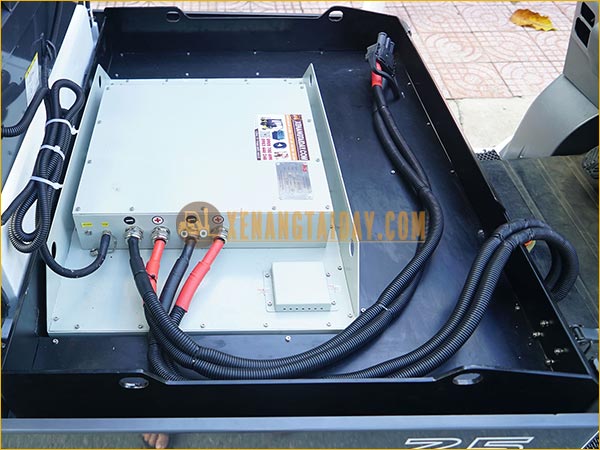 Xe nâng điện ngồi lái TCM - UNICARRIERS FB25-8 gắn pin lithum 48V - 460Ah PKGFF48460