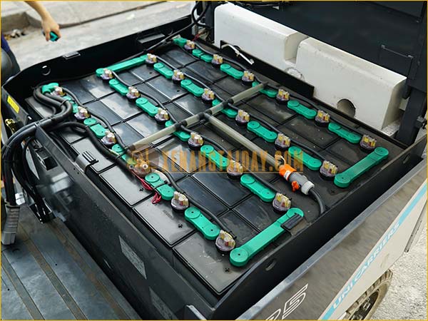 Xe nâng điện ngồi lái UNICARRIERS FB25-8