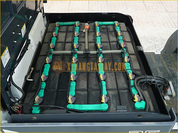 Xe nâng điện ngồi lái UNICARRIERS FB25-8