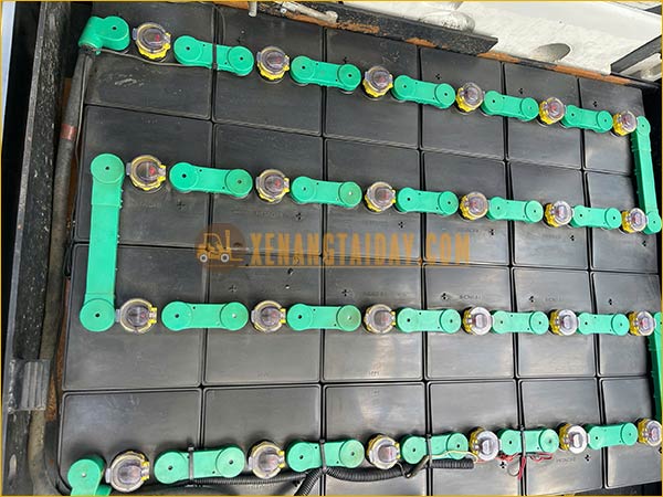 Xe nâng điện ngồi lái UNICARRIERS FB25-8