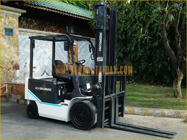 Xe nâng điện ngồi lái UNICARRIERS FB30-8