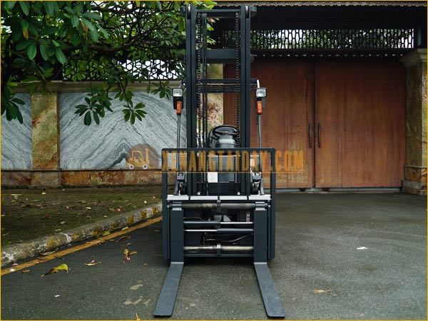 Xe nâng điện ngồi lái UNICARRIERS FB30-8