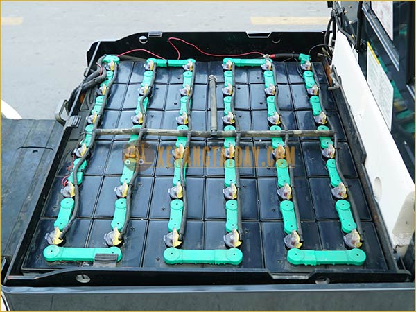 Xe nâng điện ngồi lái UNICARRIERS FB30-8