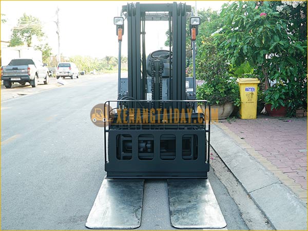 Xe nâng điện ngồi lái UNICARRIERS FB30-8
