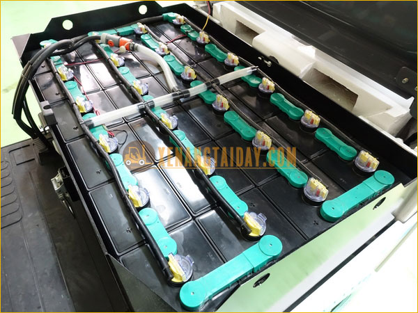 Xe nâng điện ngồi lái UNICARRIERS J1B1L15