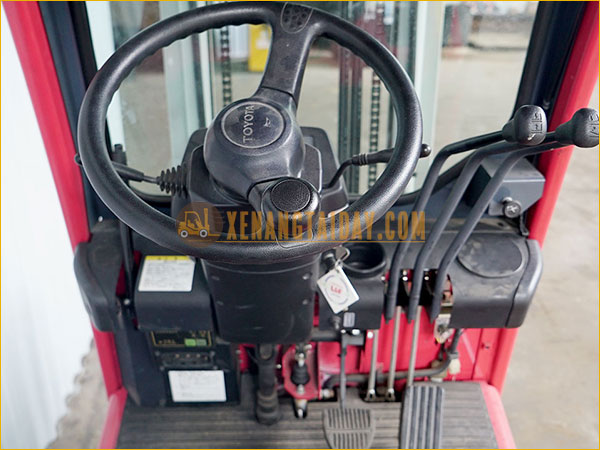 Xe nâng điện ngồi TOYOTA 3FB7