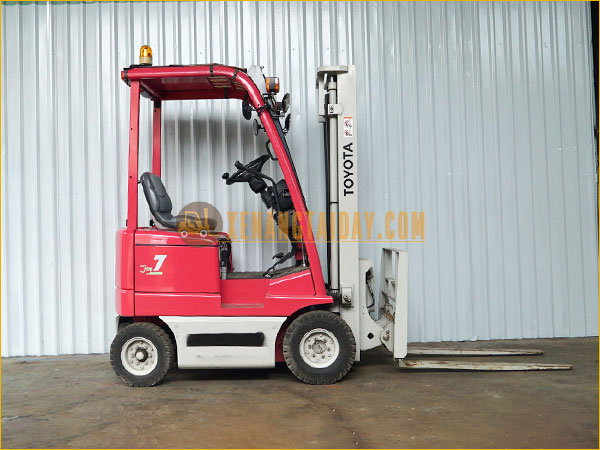 Xe nâng điện ngồi TOYOTA 3FB7