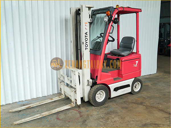 Xe nâng điện ngồi TOYOTA 3FB7