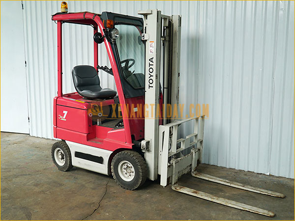 Xe nâng điện ngồi TOYOTA 3FB7